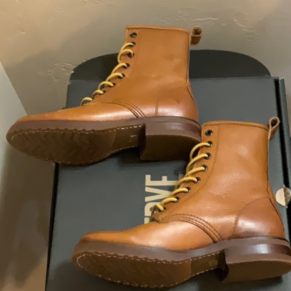 Frye Tan Caramel Leather Veronica Flex Combat Boots size 5.5 - Picture 13 of 14